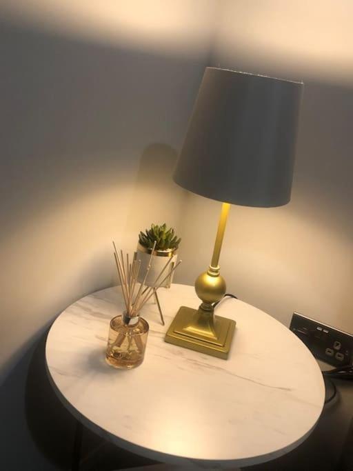 אדינבורו Royal Mile Famous Canongate Flat מראה חיצוני תמונה